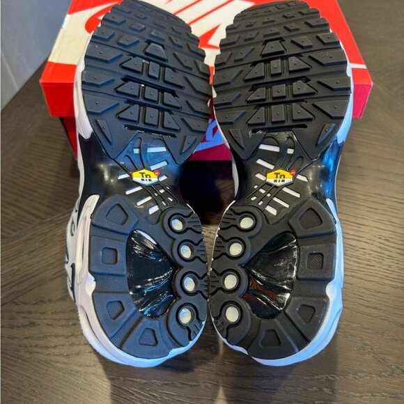 Nike Air Max Plus Drift - Picture 3 of 5